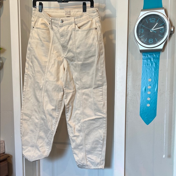 Stylish Cream Women's Jeans - Picture 2 of 5